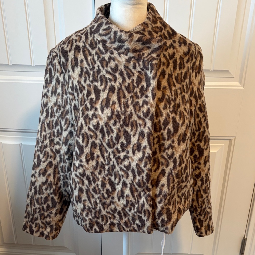 Chico's Leopard Print Jacket with pockets (Chico’s size 0)